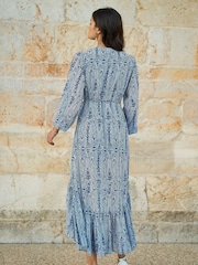 Yumi Blue Paisley Dipped Hemline Midi Dress With Open Long Sleeves - Image 4 of 5