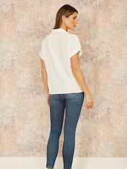 Yumi White Stretch Relaxed Top With Collar - Image 4 of 5
