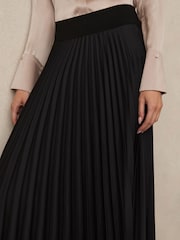 Черный - Reiss Seren Pleated Midi Skirt - Изображение 4 из 7