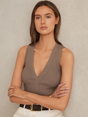 Reiss Mink Lanette Craft Stitch Rib Knit Vest - Image 3 of 6