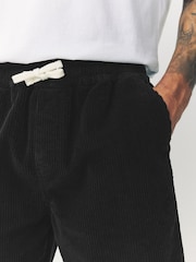 Preto - Shorts Jumbo Cord - Imagem 4 de 8