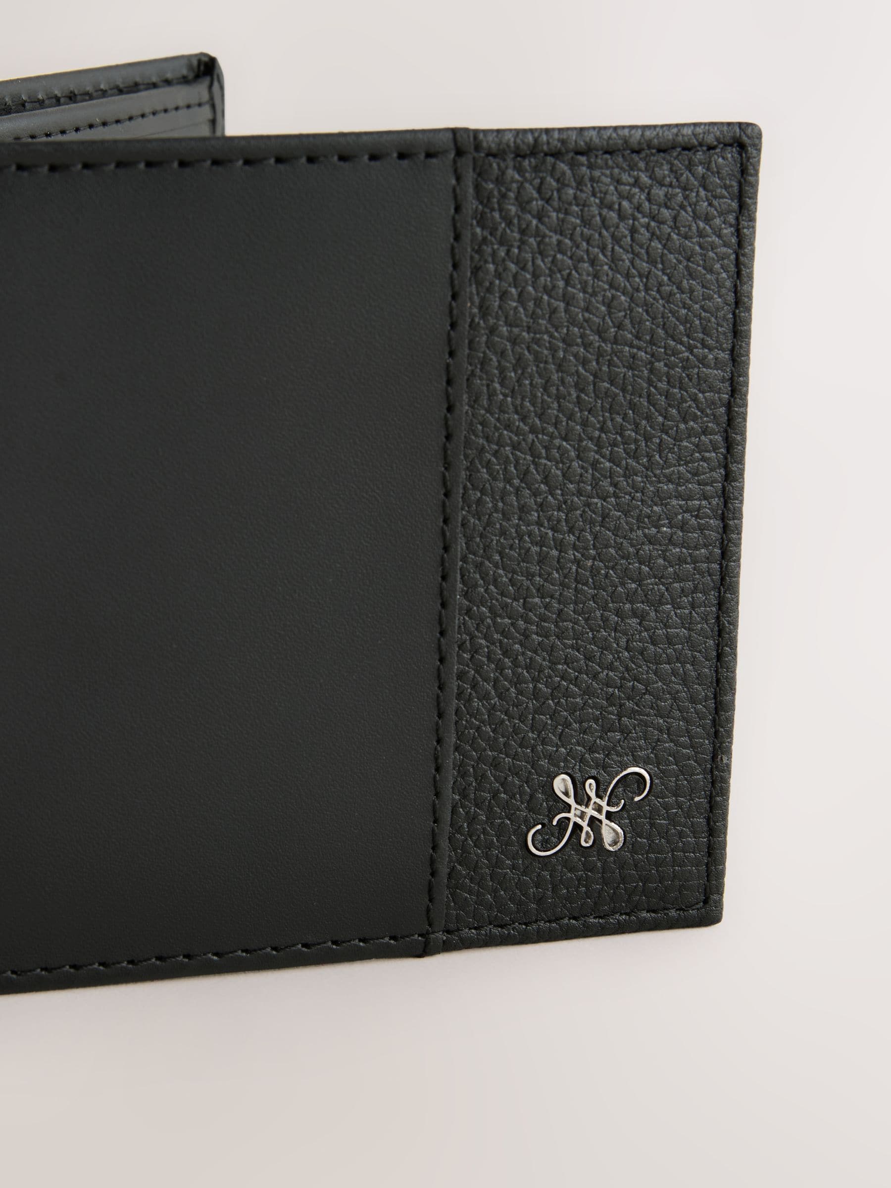 Wallet Pocket bag／black leather Buy Black Leather Bifold Wallet from Next Croatia