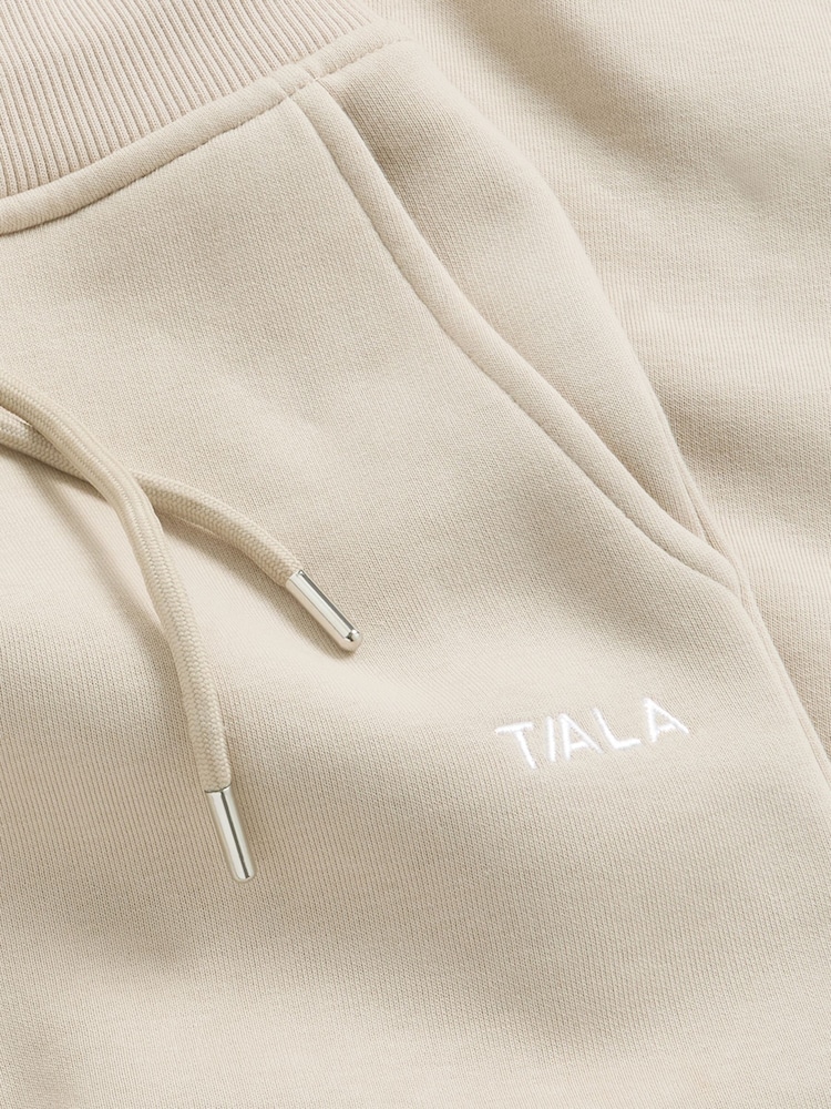 كريم - TALA Wide Leg Joggers - صورة 3 من 3 كريم - TALA Wide Leg Joggers - صورة 3 من 3