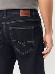 Blaue Rinse-Waschung - reguläre Passform mit schmal zulaufendem Bein - Motion Flex Jeans - Bild 13 von 20