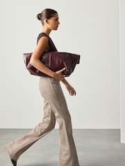 Chocolate marrom - Regata de malha super soft com gola redonda - Imagem 8 de 14