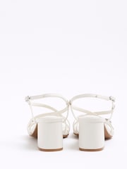 أبيض - River Island Wide Fit Strappy Block Heel Sandals - صورة 4 من 6