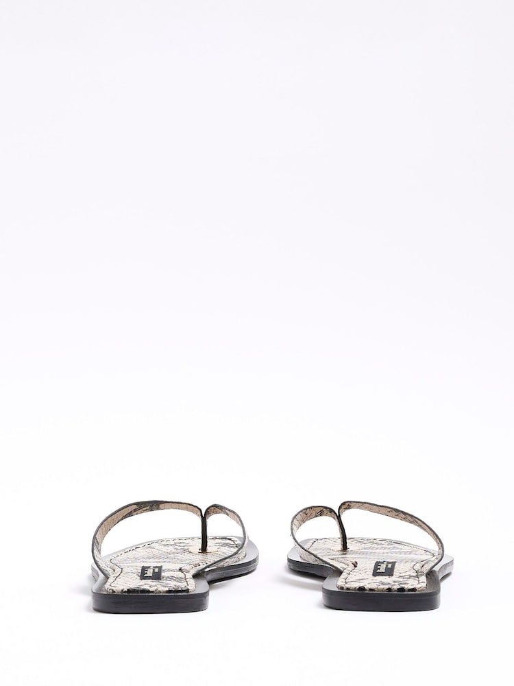 River Island Cream Leather Toe Thong Flat Sandals - Image 4 of 6