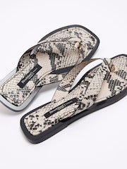River Island Cream Leather Toe Thong Flat Sandals - Image 5 of 6
