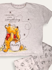 طقم من بيجامة بتصميم شخصية Winnie The Pooh من Brand Threads - صورة 3 من 3