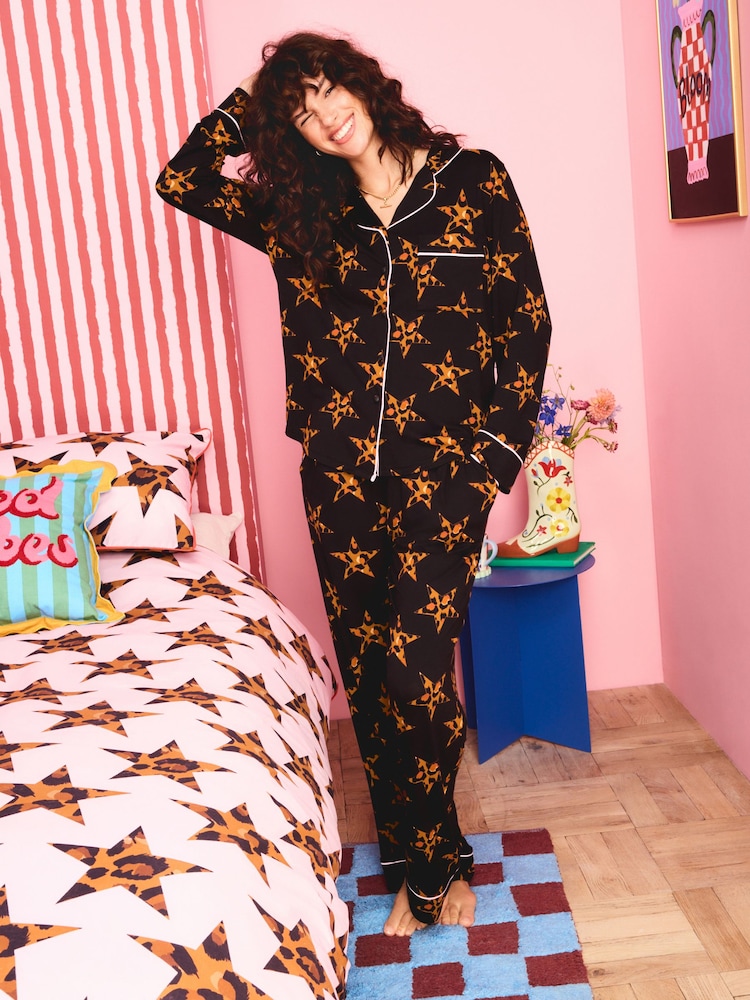 Eleanor Bowmer Star Print Button Through Pyjamas - Bild 1 von 4
