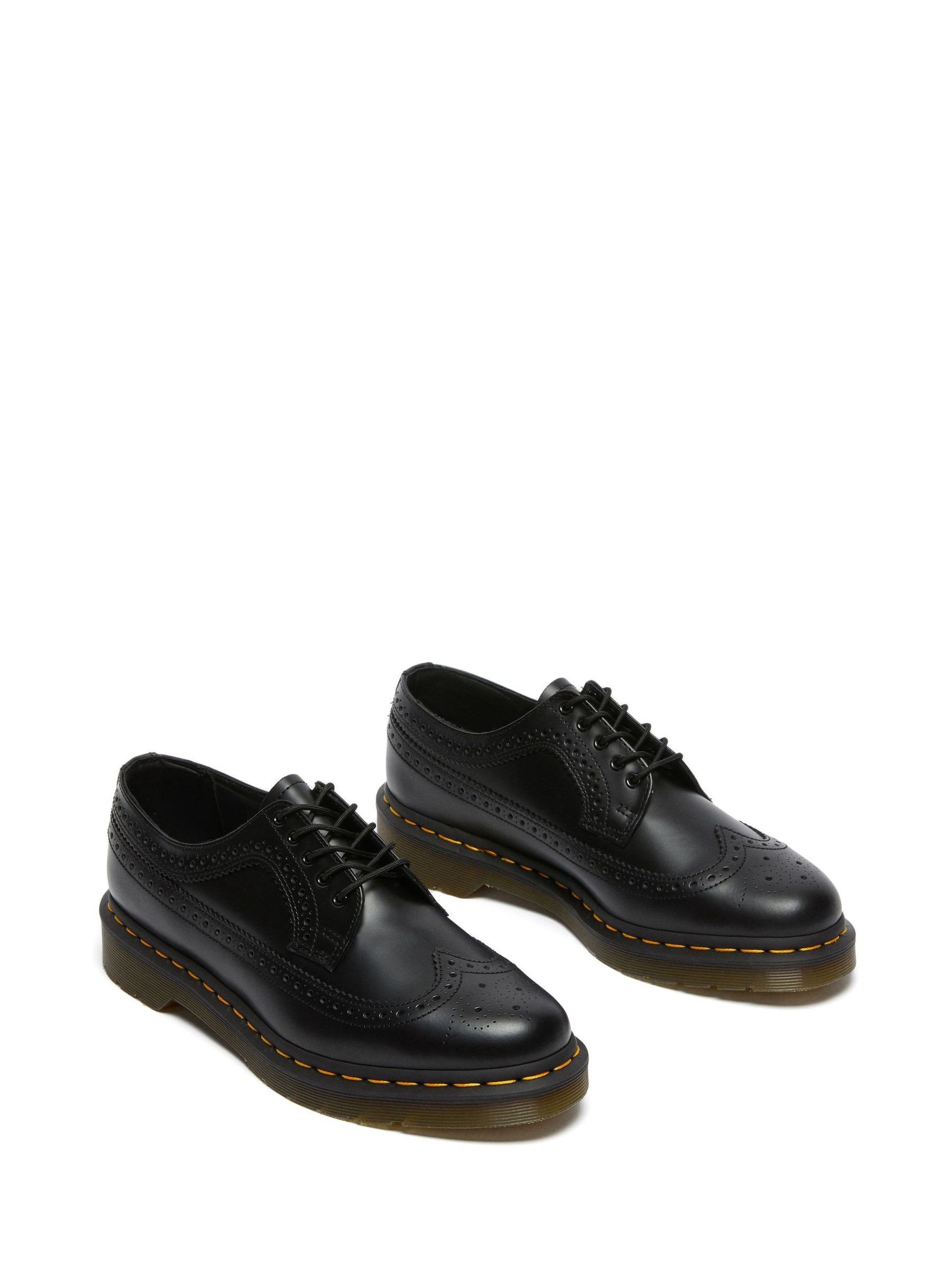 柔らかな質感の Buy Dr. Martens Black Unisex 3989 Smooth Brogue Leather 靴