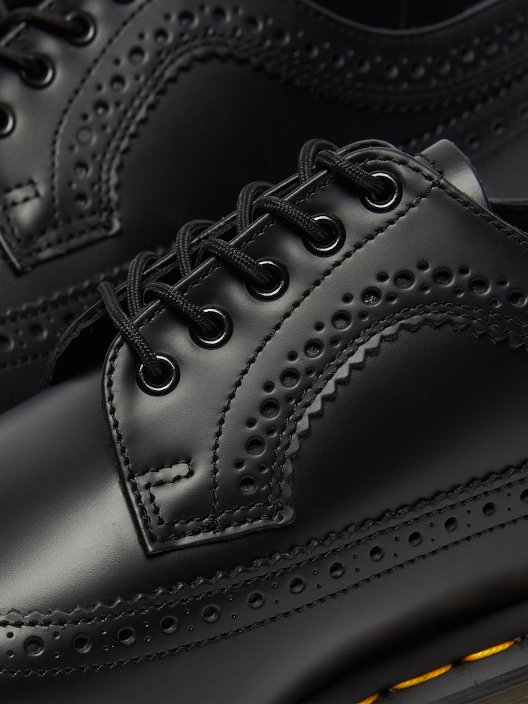 Dr. Martens Black Unisex 3989 Smooth Brogue Shoes - Image 4 of 4