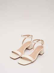 Phase Eight Patent Block Sandals - Imagem 2 de 7