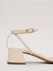 Phase Eight Patent Block Sandals - Imagem 3 de 7