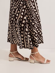 Phase Eight Patent Block Sandals - Imagem 5 de 7