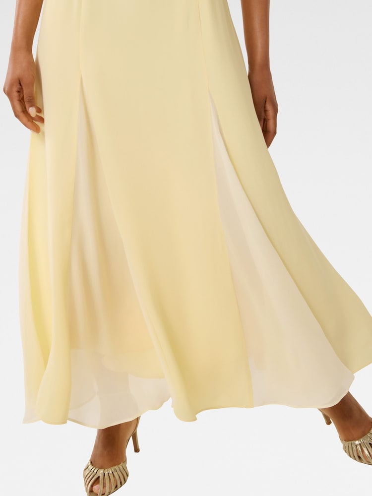 dahlia contrast godet maxi dress Head turner. Shop the Dahlia Contrast Godet Maxi Dress. #evernewstyle #outfitinspo #styleinspo #outfitinspo #summeroutfitideas #summeroutfits #vacationoutfitinspo