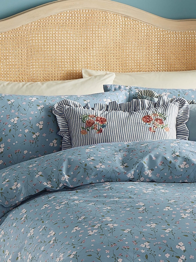 Wylder Martha Embroidered Ruffle Polyester Filled Cushion - Imagen 5 de 5