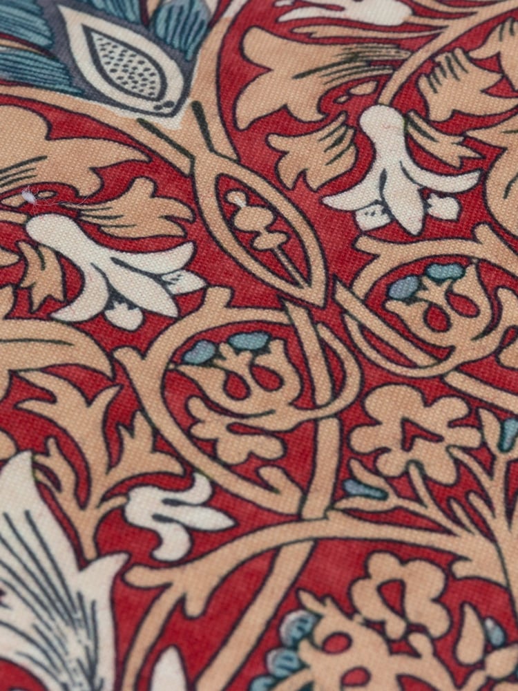 Morris & Co Berry Snakeshead Printed Outdoor Cushion - Image 3 of 3