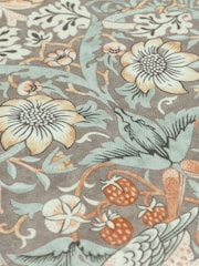 Morris & Co. Strawberry Thief Piped Outdoor Cushion - Bild 4 von 4