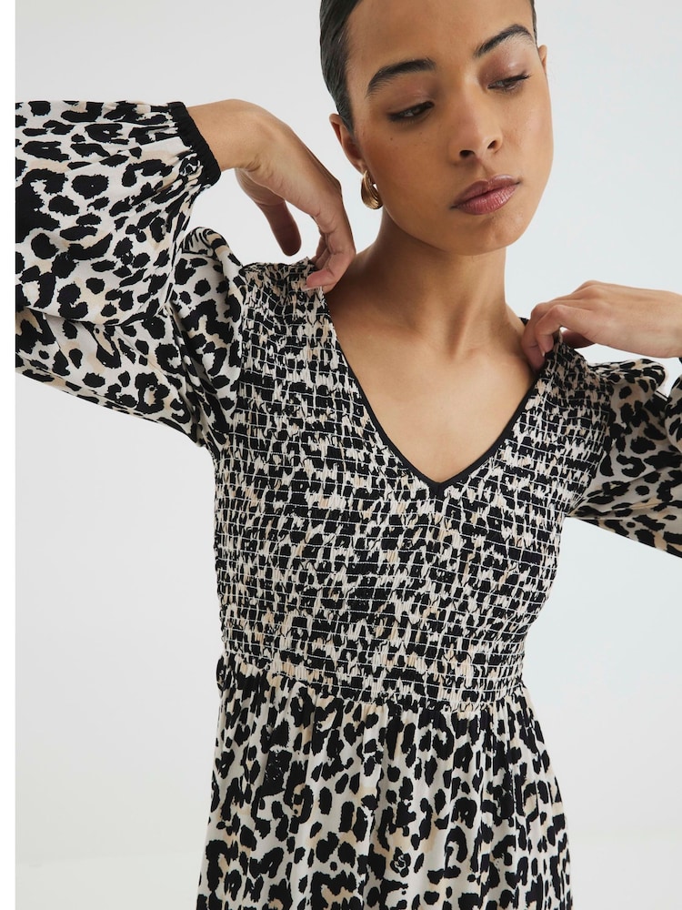 River Island Cream Shirred Bodice Leopard Print Midi Dress - Image 4 of 4