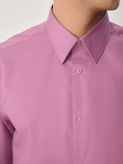 Rosa empolvado - Corte estándar - Camisa elegante con diseño texturizado de cuidado fácil y puño sencillo - Imagen 4 de 7