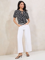 Lipsy Black Short Sleeve Printed Crinkle Top - Image 3 of 4