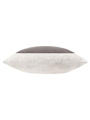 Yard Auden Matte Velvet Cushion - Imagen 3 de 4