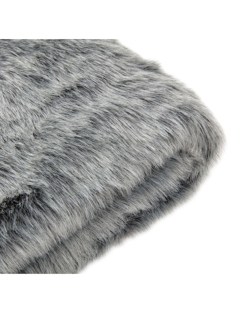 Gallery Home Grey Premium Alaskan Fur Throw - Image 2 of 8