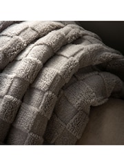 Gallery Home Grey Oakley Checked Sherpa Throw - Image 2 of 3