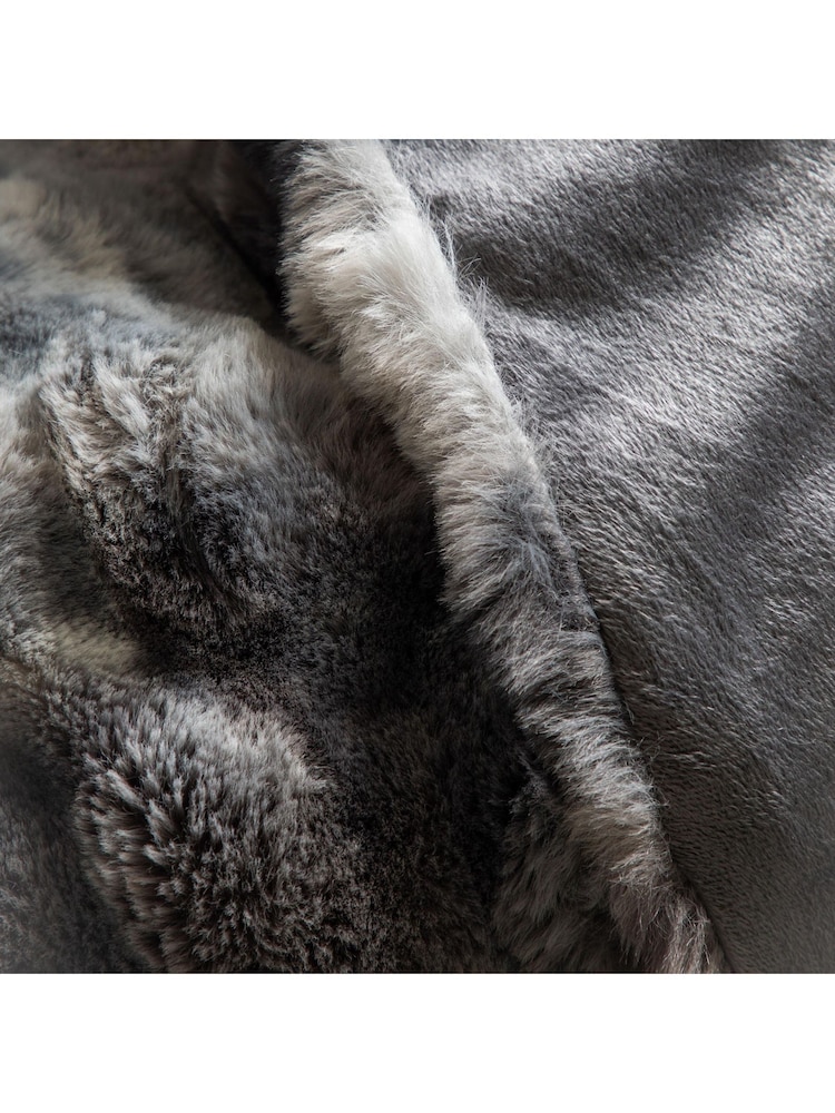 Gallery Home Grey Marshmallow Marble Rabbit Fur Throw - Image 2 of 6 Gallery Home Grey Marshmallow Marble Rabbit Fur Throw - Image 2 of 6