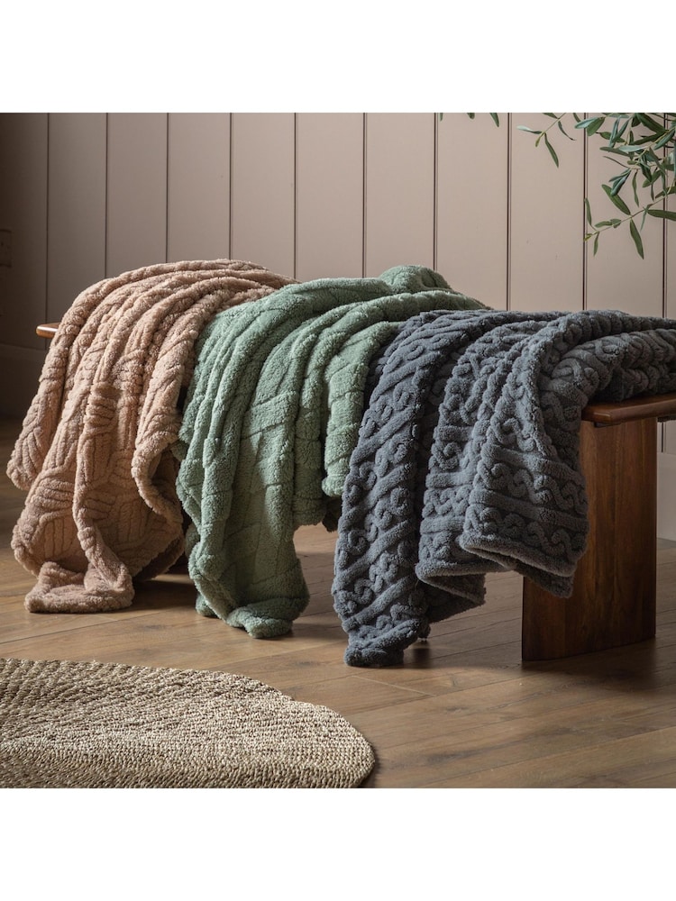 Gallery Home Green Textures Cross Knit Aspen Throw - Image 2 of 7