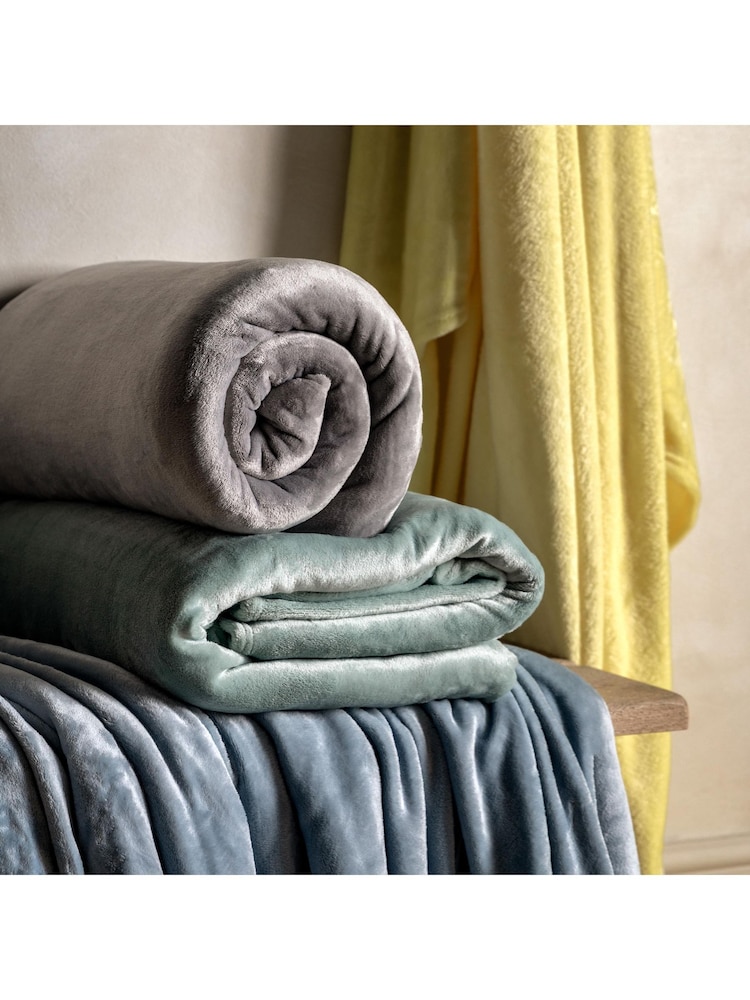 Gallery Home Blue Santa Fe Super Soft Fleece Throws - Image 1 of 4 Gallery Home Blue Santa Fe Super Soft Fleece Throws - Image 1 of 4