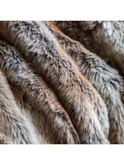 Gallery Home Grey Premium Faux Fur Throw - Image 2 of 7