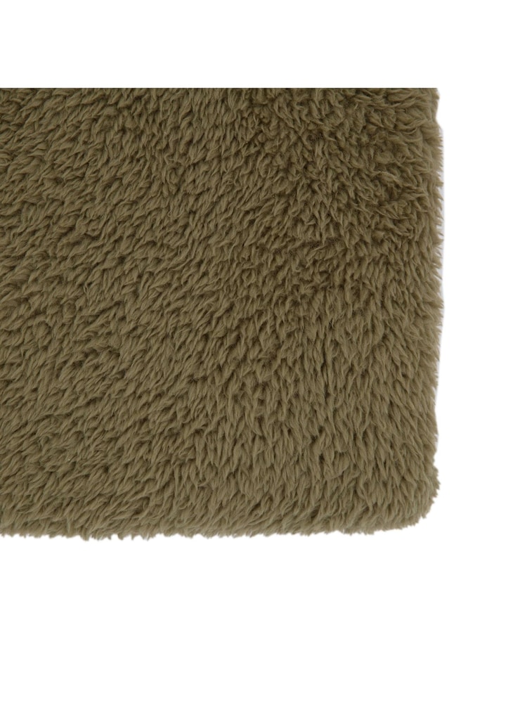 Gallery Home Green Teddy Fleece Throw - Image 3 of 3