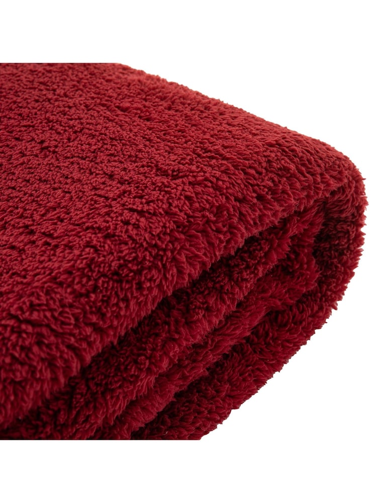 Gallery Home Red Teddy Fleece Throw - Image 2 of 4 Gallery Home Red Teddy Fleece Throw - Image 2 of 4