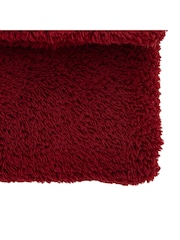 Gallery Home Red Teddy Fleece Throw - Image 4 of 4