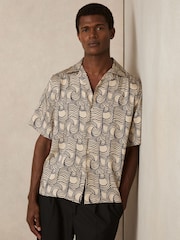 Reiss Off White/Navy Waver Wave Print Cuban Collar Shirt - Image 3 of 6