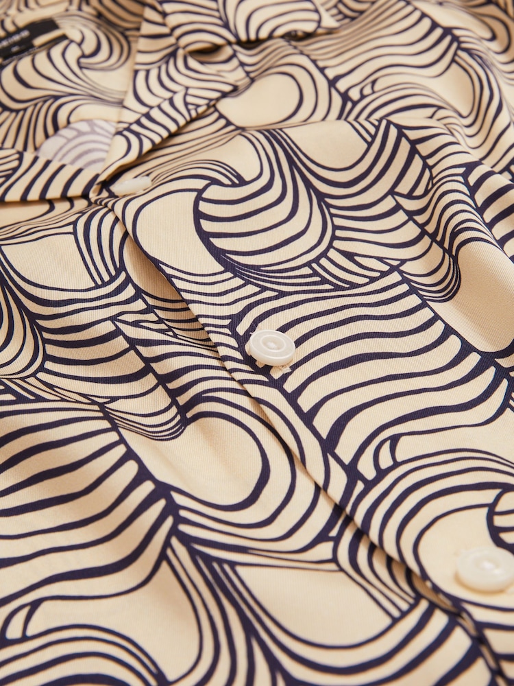 Reiss Off White/Navy Waver Wave Print Cuban Collar Shirt - Image 6 of 6