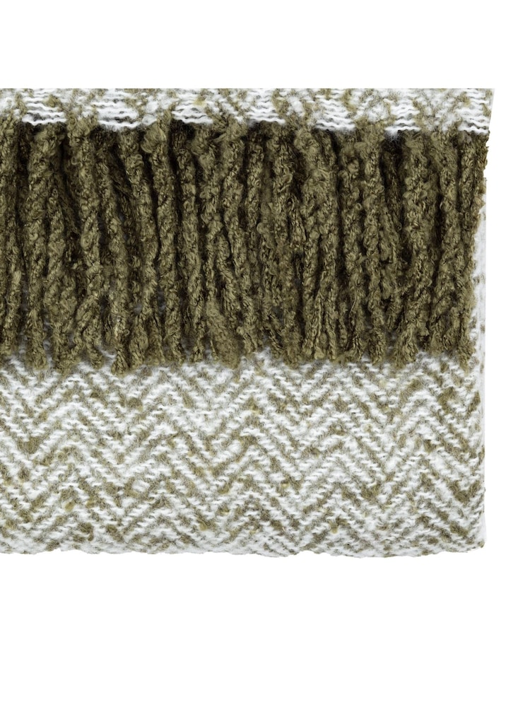 Gallery Home Green Herringbone Faux Fur Mohair Throw - Image 6 of 6 Gallery Home Green Herringbone Faux Fur Mohair Throw - Image 6 of 6