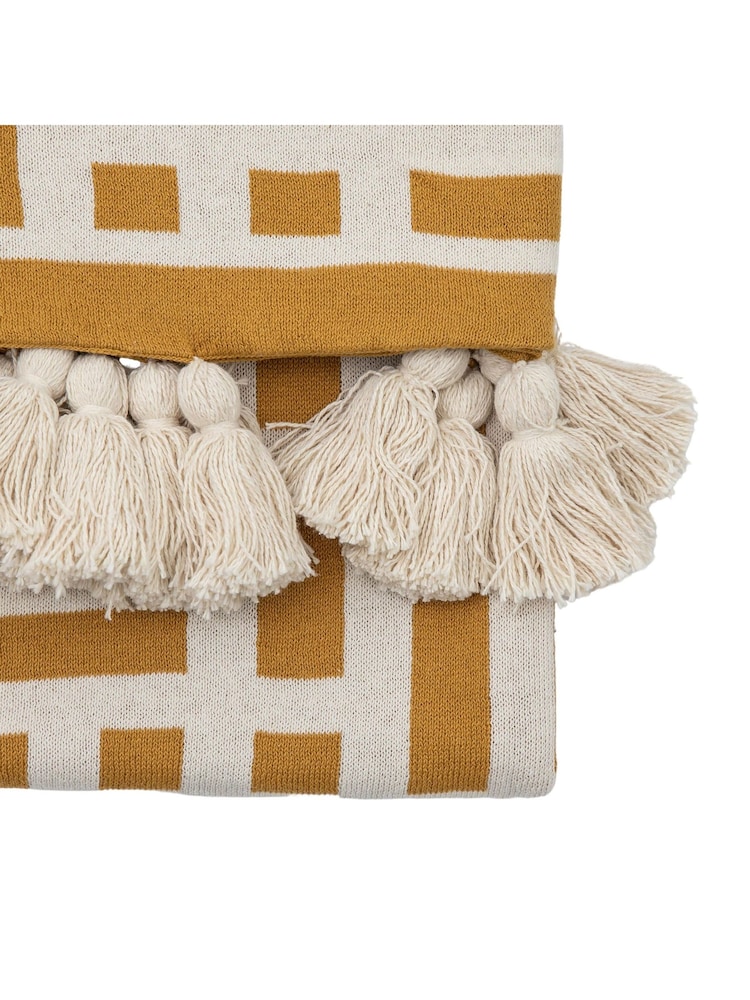 Gallery Home Yellow Merton Knitted Tassel Throw - Image 5 of 5
