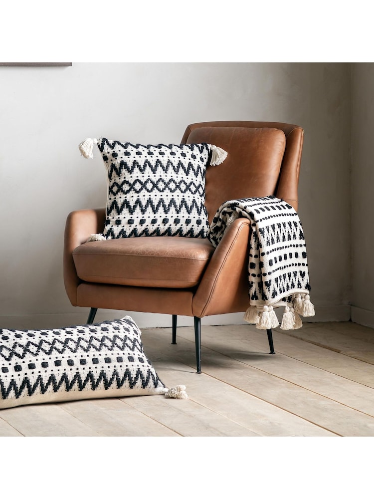 Gallery Home Black & Cream Tufted Throw - Image 2 of 7 Gallery Home Black & Cream Tufted Throw - Image 2 of 7