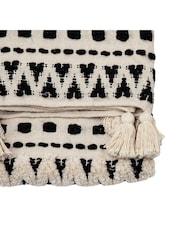 Gallery Home Black & Cream Tufted Throw - Image 6 of 7