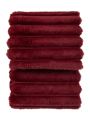 Gallery Home Red Ribbed Faux Fur Throw - Image 3 of 3
