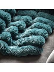 Gallery Home Blue Ribbed Faux Fur Throw - Image 2 of 3
