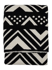 Gallery Home Black Houndslow Knit Sherpa Rev Throw - Image 6 of 6