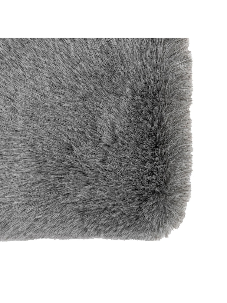 Gallery Home Grey Roscose Faux Fur Throw - Image 3 of 3