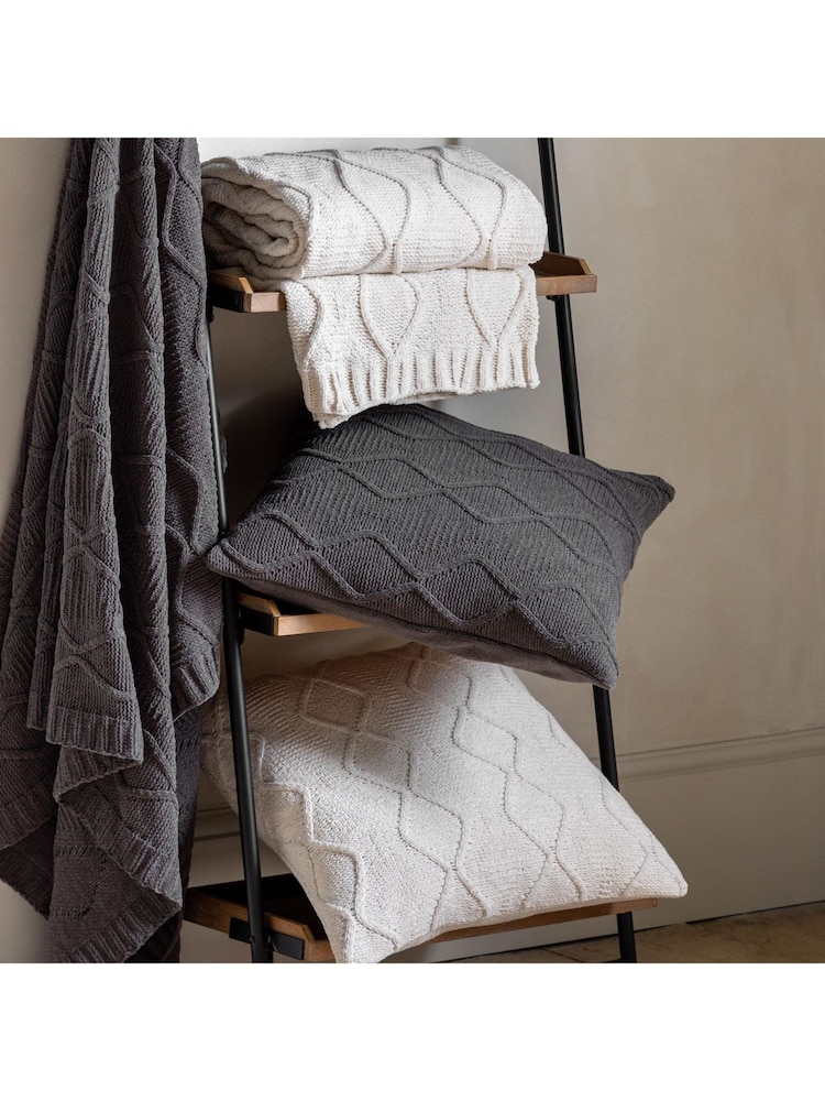 Gallery Home Cream Chenille Cable Throw - Image 2 of 8