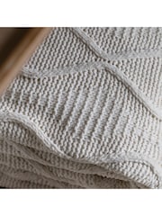 Gallery Home Cream Chenille Cable Throw - Image 3 of 8