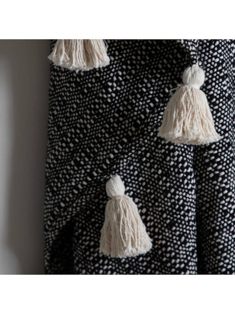 Gallery Home Black Woven Throw - Image 2 of 6 Gallery Home Black Woven Throw - Image 2 of 6