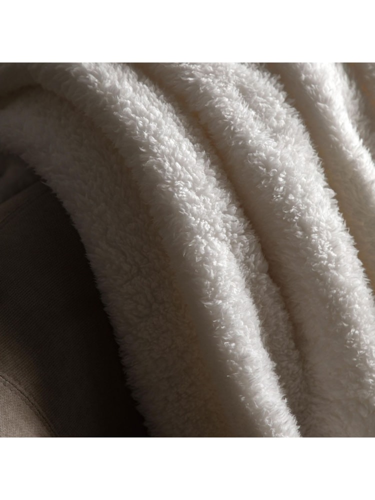 Gallery Home Natural Plain Fringe Teddy Throw - Image 2 of 3 Gallery Home Natural Plain Fringe Teddy Throw - Image 2 of 3